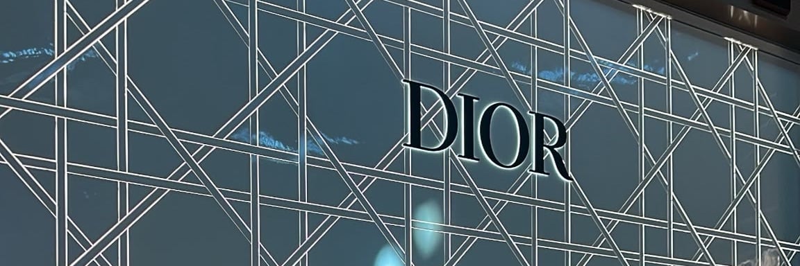 Blomly